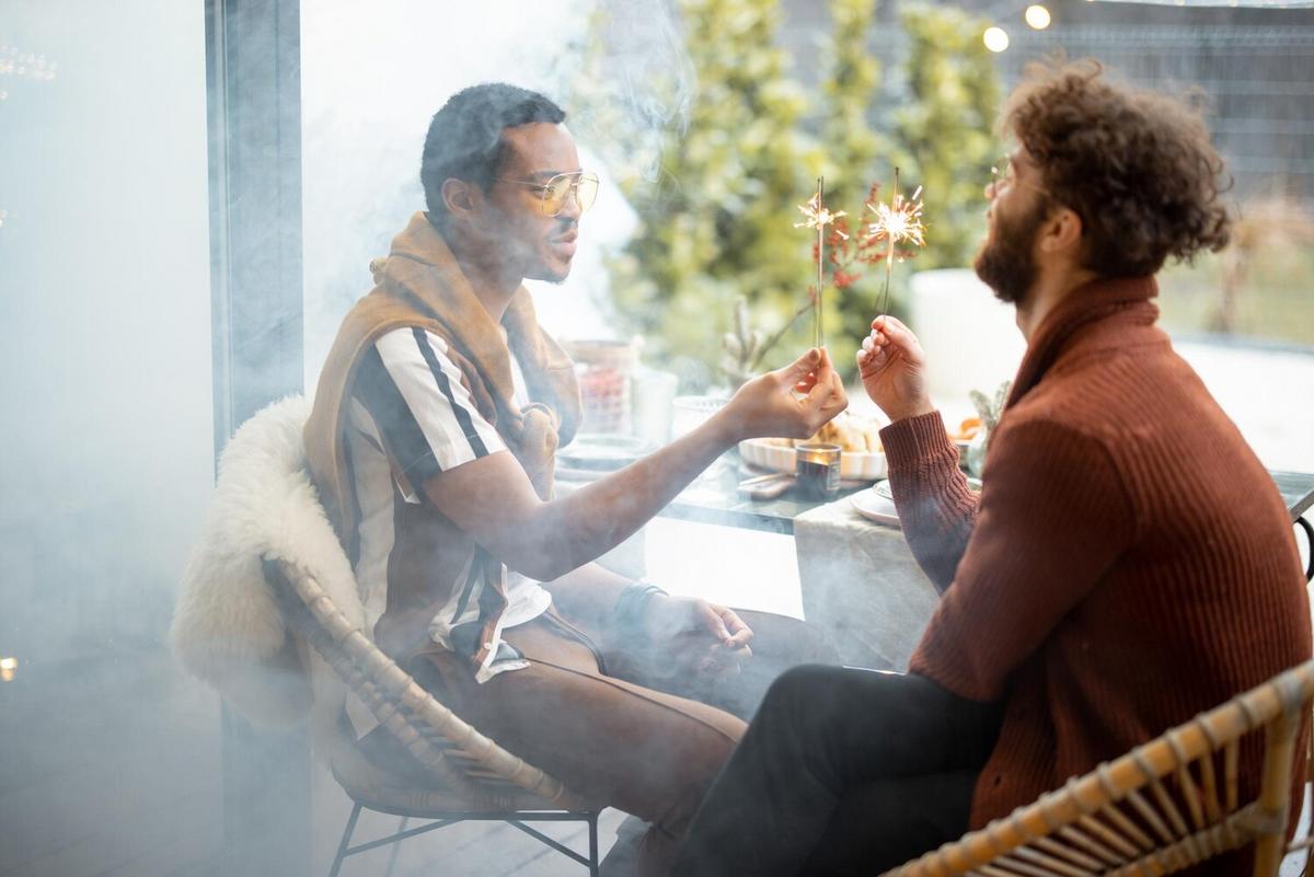 Mindfulness and Dating: How Being Present Enhances Connection